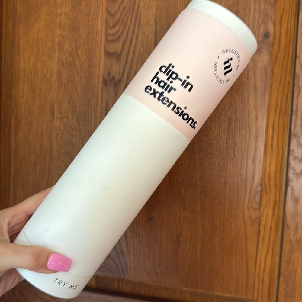 Cream Wavy Hair Extensions with Glamorous Waves